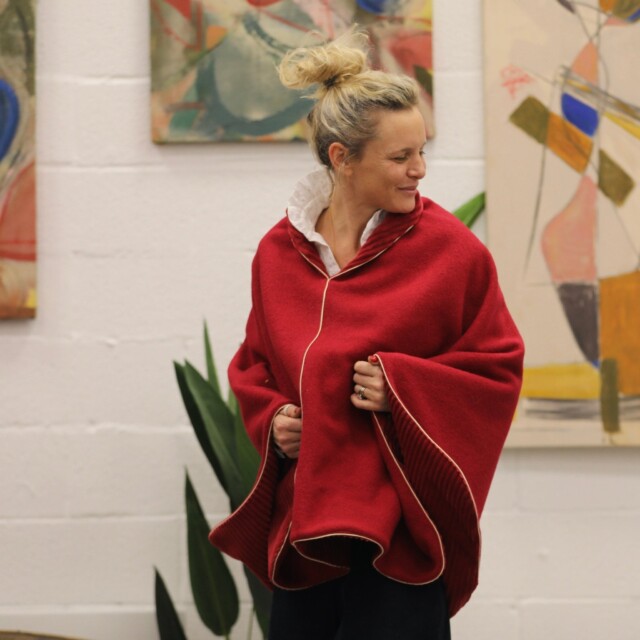 Quintessence - Cape midi Eugénie - laine / velours cotelé Rose rouge