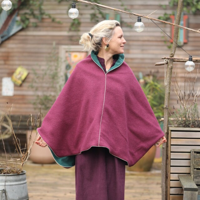 Quintessence - Cape midi - laine bouillie bougainvillier / velours milleraies émeraude