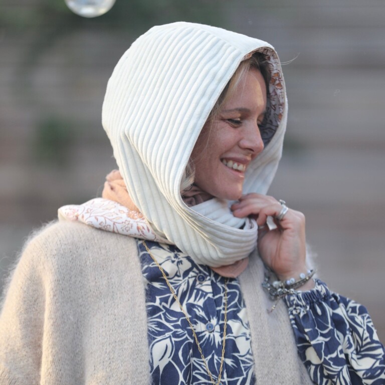 Quintessence - Capuche Rosalie - velours grosse côtes ivoire/coton fleuri rosé