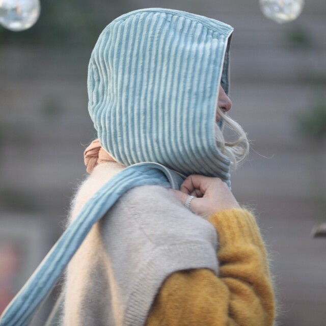 Quintessence - Capuche Rosalie - velours grosse côtes vert d'eau/velours milleraies vert d'eau