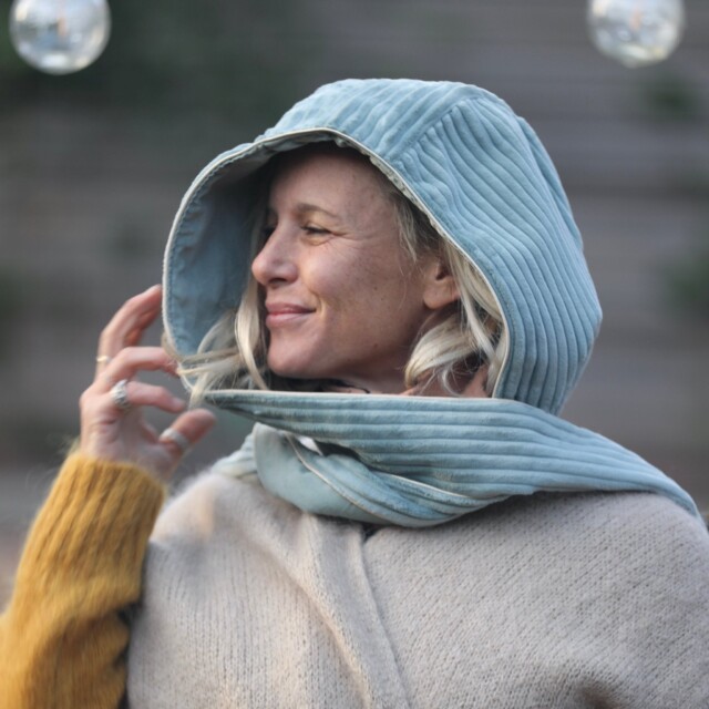 Quintessence - Capuche Rosalie - velours grosse côtes vert d'eau/velours milleraies vert d'eau