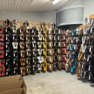 Couleur-Tong-boutique-de-latelier-stockage