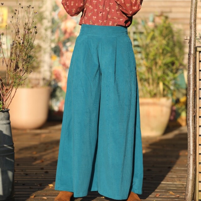 Quintessence - Jupe culotte Arielle en velours milleraies canard