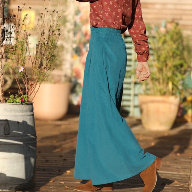 Quintessence - Jupe culotte Arielle en velours milleraies canard