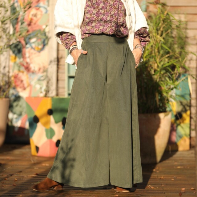 Quintessence - Jupe culotte Arielle en velours milleraies kaki