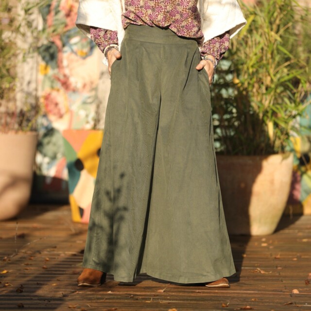 Quintessence - Jupe culotte Arielle en velours milleraies kaki