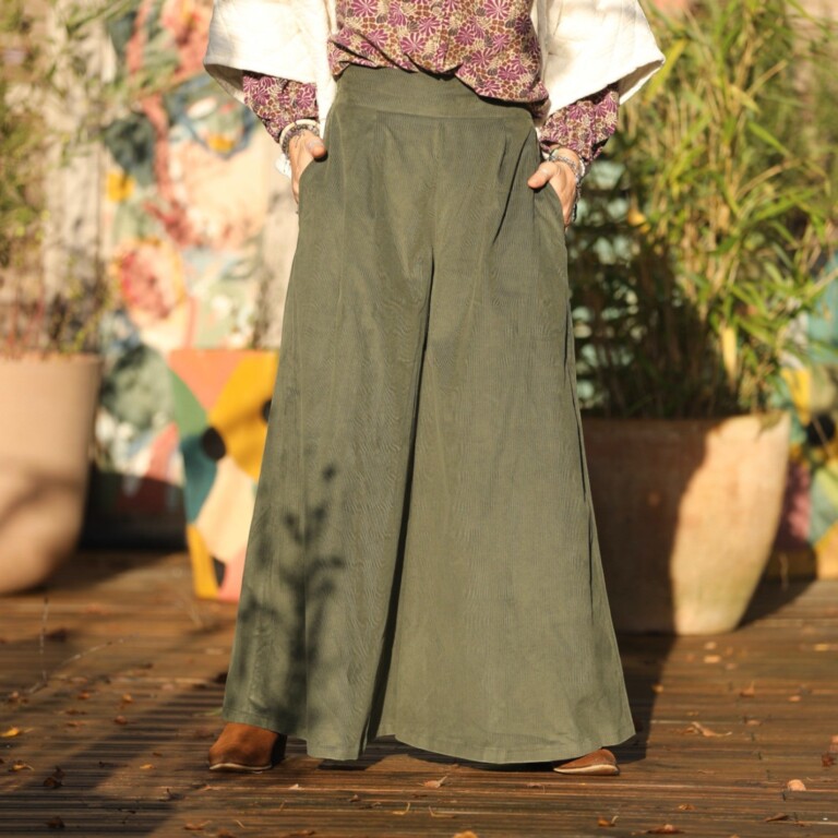 jupe culotte arielle en velours milleraies kaki 370103 Quintessence - Jupe culotte Arielle en velours milleraies kaki