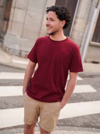 Le Véritable T-Shirt Français Homme – Bordeaux par la marque Maison Tricolore Maison Tricolore - Le Véritable T-Shirt Français Homme – Bordeaux