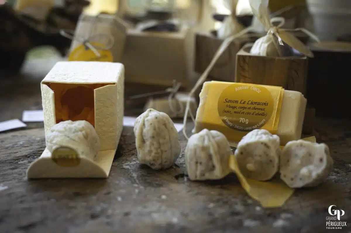 Ollioz-produits-cosmetiques-noix-grand-perigueux-tourisme