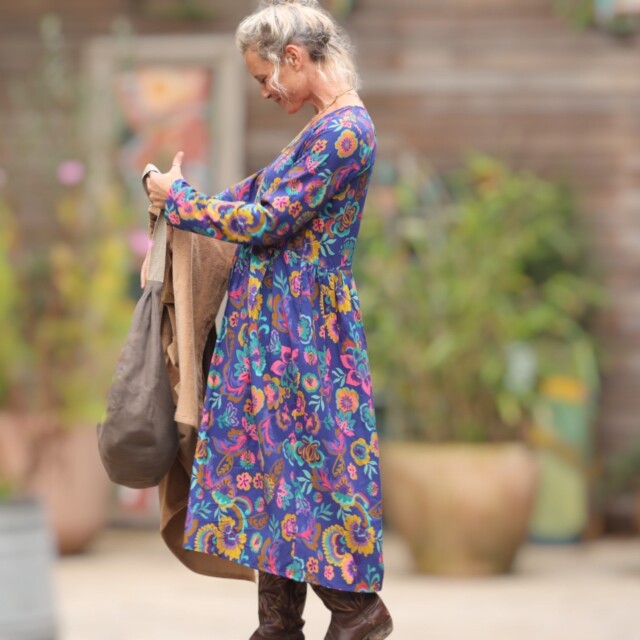 Quintessence - Robe Romane - viscose Explosion Florale