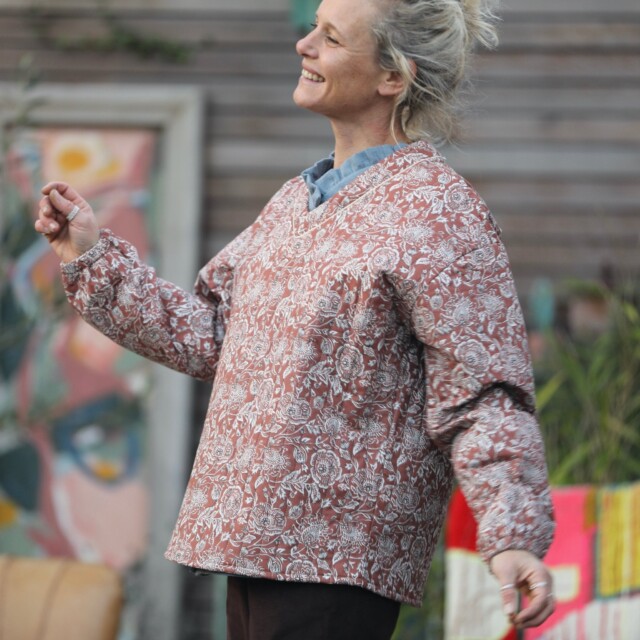 Quintessence - Sweat Gustave - coton matelassé imprimé châtaignier / envers fleuri rosé