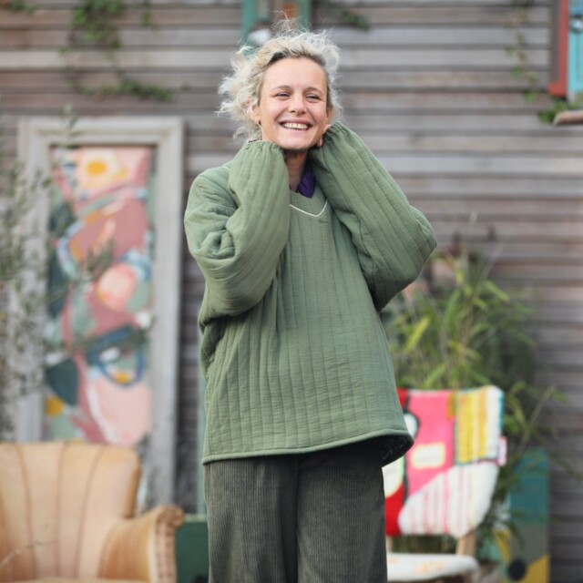 Quintessence - Sweat Gustave - double gaze de coton matelassé vert ortie/ envers fleuri