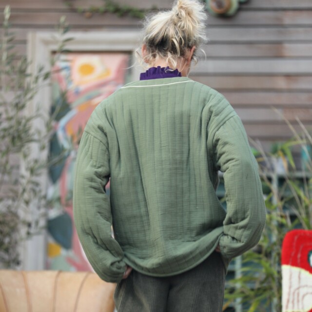 Quintessence - Sweat Gustave - double gaze de coton matelassé vert ortie/ envers fleuri