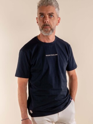 L’incontournable T-shirt Français Homme – Marine par la marque Maison Tricolore Maison Tricolore - L’incontournable T-shirt Français Homme – Marine