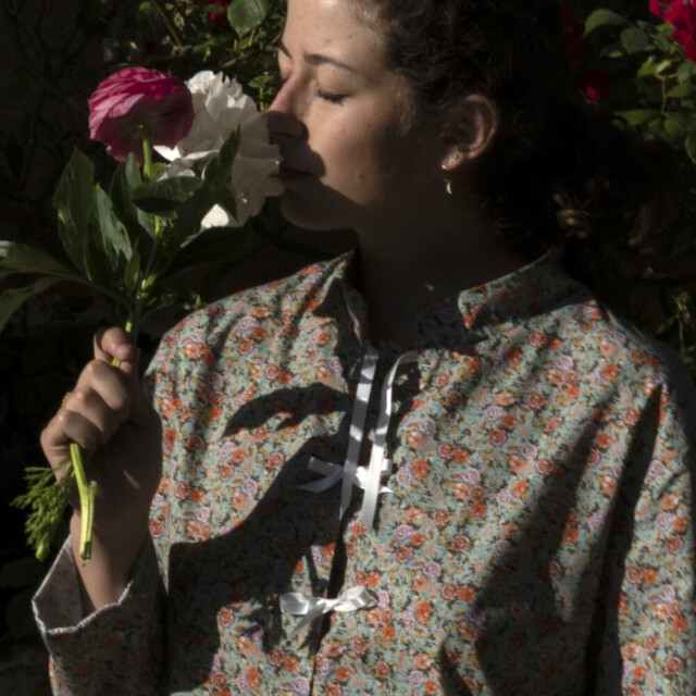 Fleurs Pois & Cie - Veste de pyjama pour femme et/ou chemisier ? - Violet/Orange/Turquoise