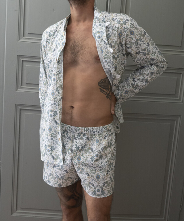 Caleçon 100% coton coupe américaine made in France. – Blanc/vert foncé/vert clair/Bleu ciel par la marque Fleurs Pois et Cie Fleurs Pois et Cie - Caleçon 100% coton coupe américaine made in France. – Blanc/vert foncé/vert clair/Bleu ciel