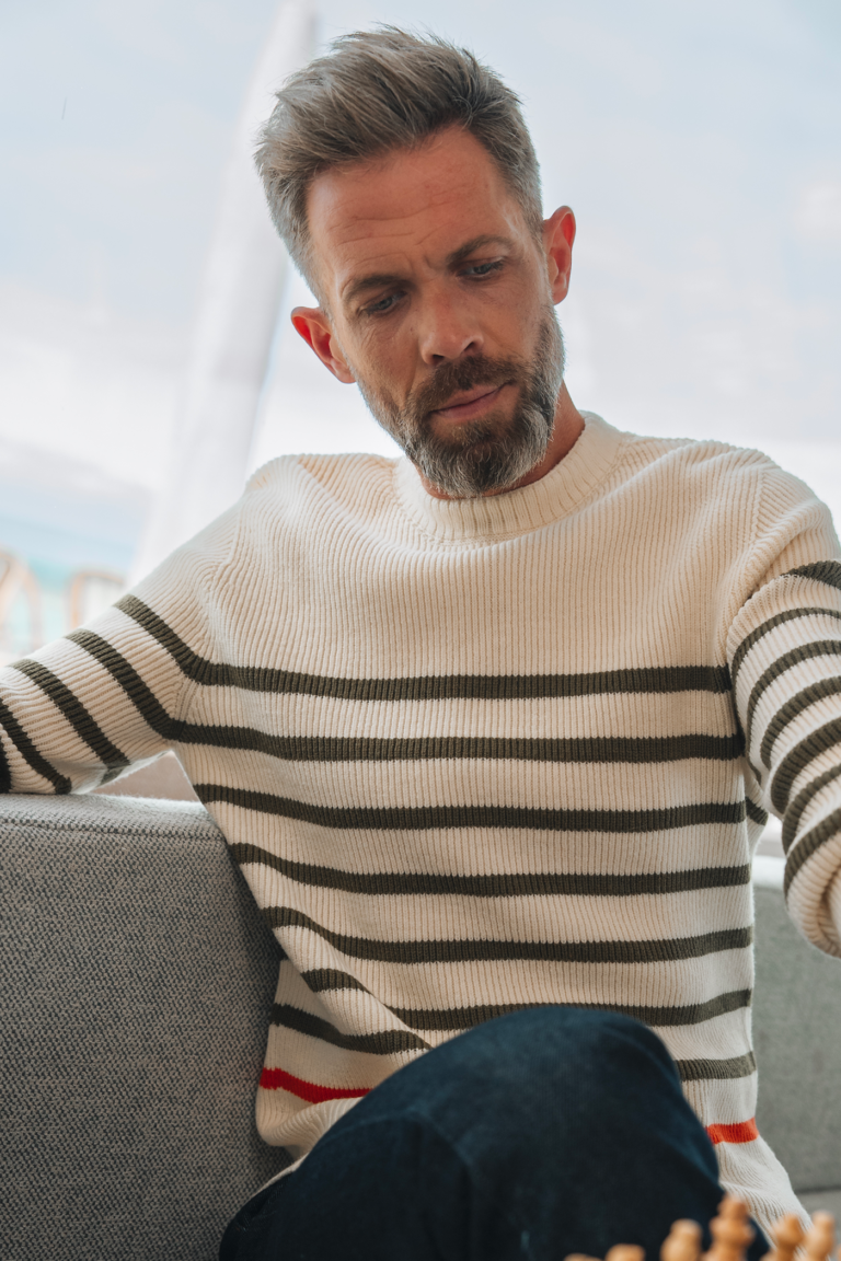 Chevrets raye porte 7 Cézembre - Pull rayé en laine - CHEVRETS - Écru-kaki / XL