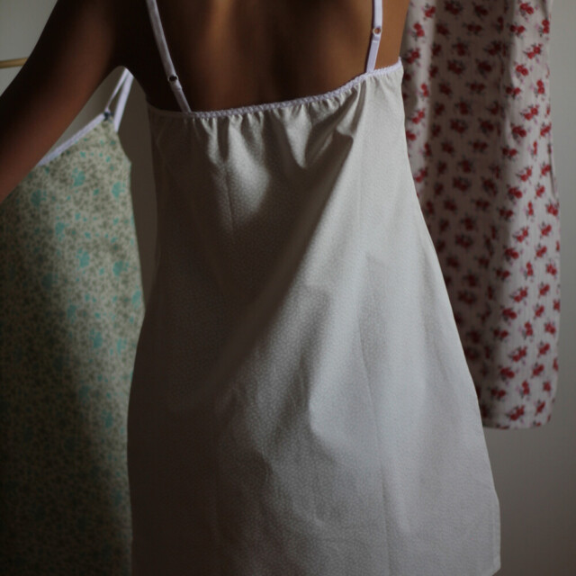 Fleurs Pois & Cie - Nuisette femme ou petite robe 100% coton - Ivoire