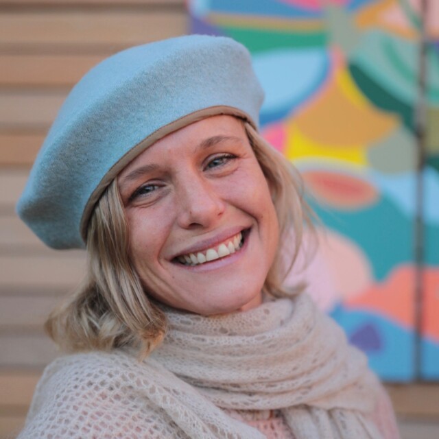 Beret Côme – laine bouillie bleu ciel par la marque Quintessence Quintessence - Beret Côme – laine bouillie bleu ciel