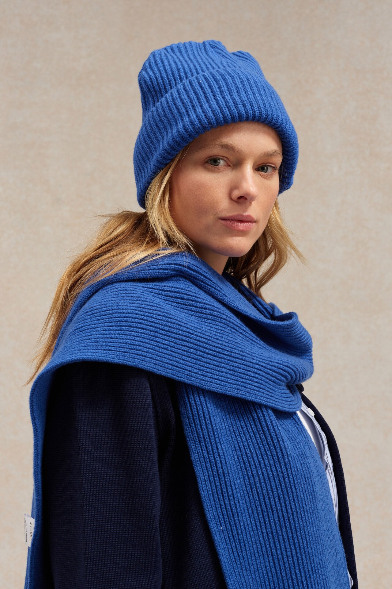 bonnet extra doux laine bleu roi mixte Le Minor 1 Le Minor - Bonnet extra doux mixte bleu roi