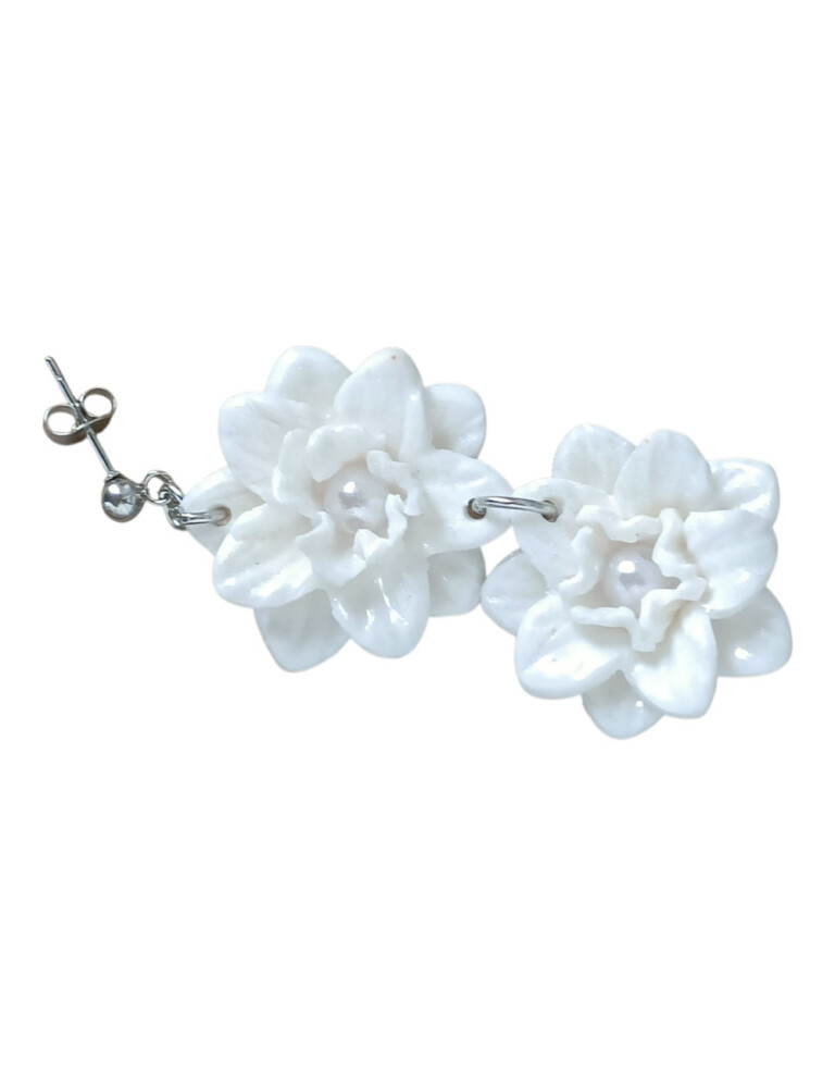 L’Atelier de Patricia - boucles d'oreilles mariée- grappe de fleurs – Blanc