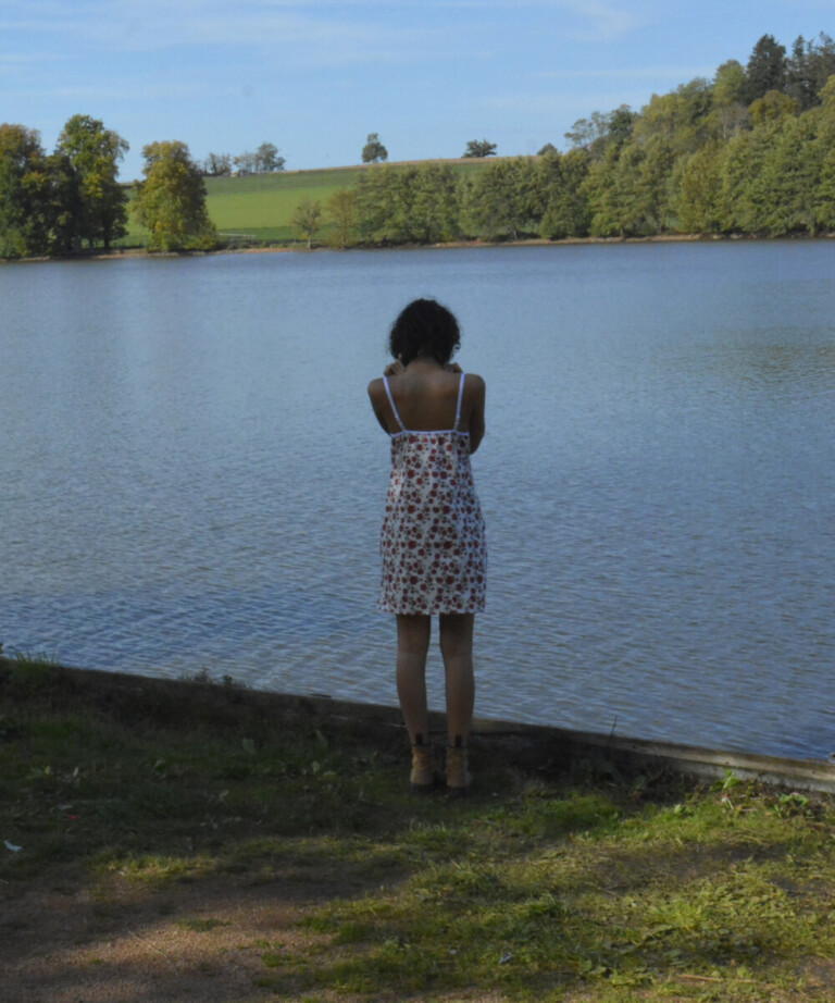 Fleurs Pois & Cie - Nuisette femme ou petite robe 100% coton - Rouge/Blanc/vert foncé/vert clair