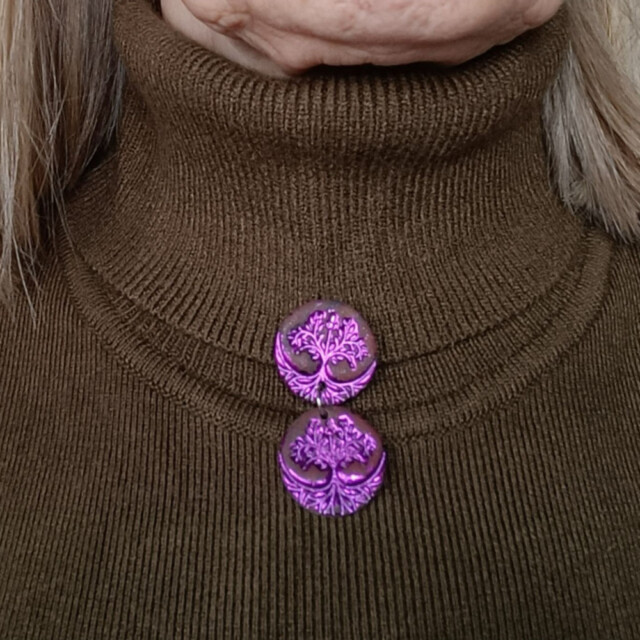 L'Atelier de Patricia - Clip Arbre de Vie Violet Irisé – Bijou de col pour pull