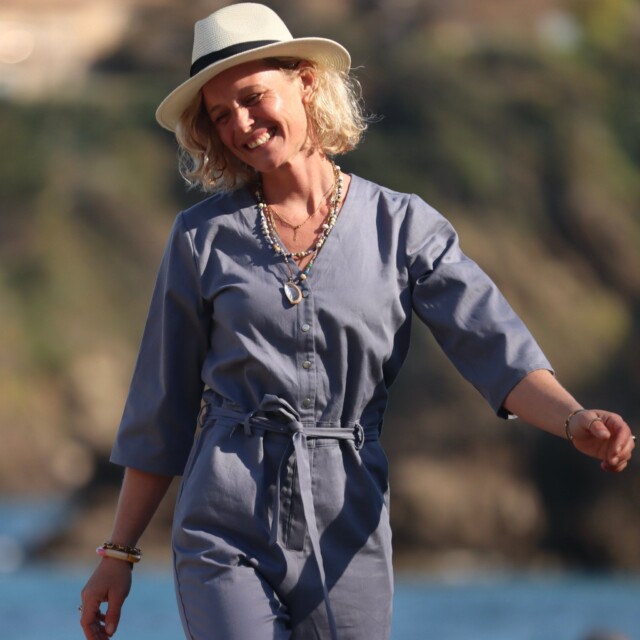 Quintessence - Combinaison Erika sergé de coton gris bleuté