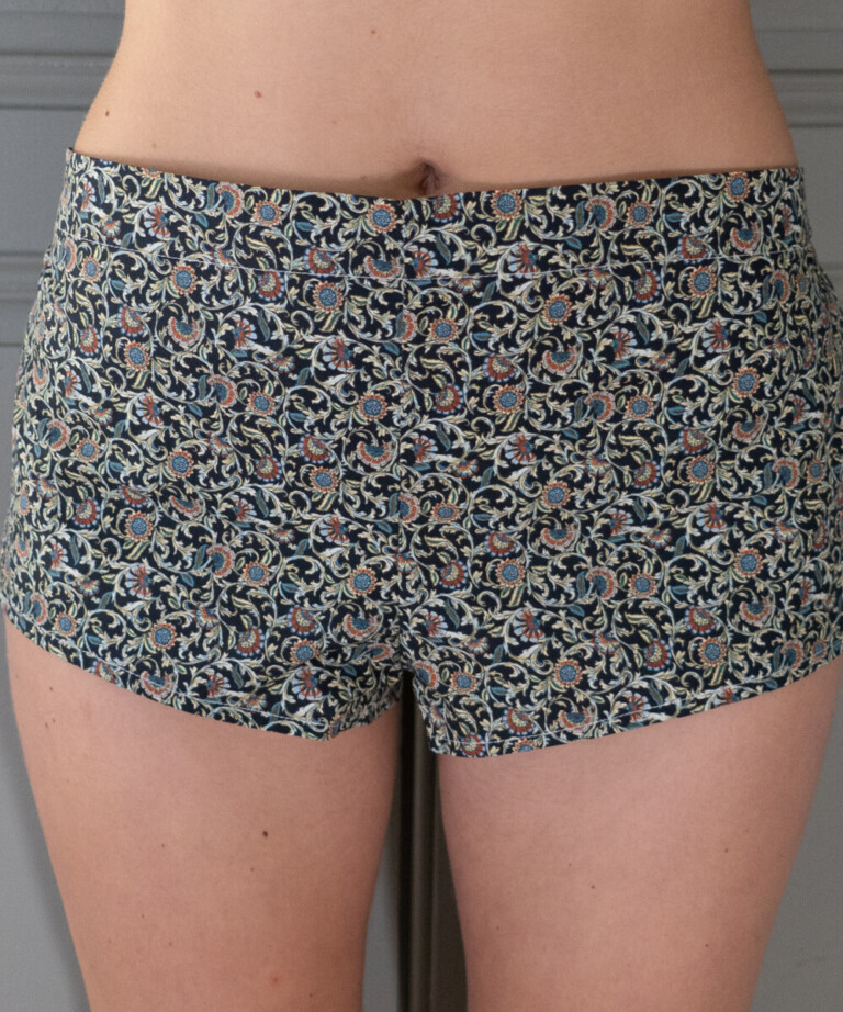 dsc05734 1ecbbe2d cc3e 62b8 a209 d75e57f5c2cd Fleurs Pois & Cie - Boxer femme 100% coton bio ou éco made in France - Bleu/Noir/Doré