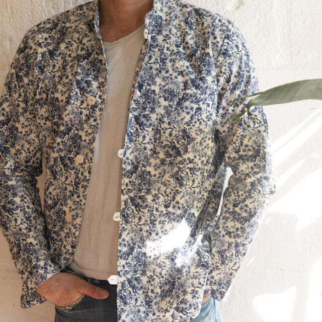 Fleurs Pois & Cie - Chemise ou veste pour homme ? - Bleu/Blanc