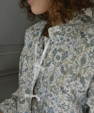 Fleurs Pois et Cie - Veste de pyjama pour femme et/ou chemisier ?  Blanc/vert foncé/vert clair/Bleu ciel