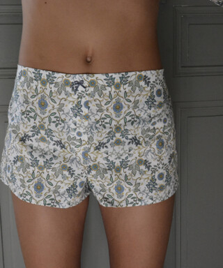 Fleurs Pois et Cie - Shorty 100% coton made in France – Blanc/vert foncé/vert clair/Bleu ciel