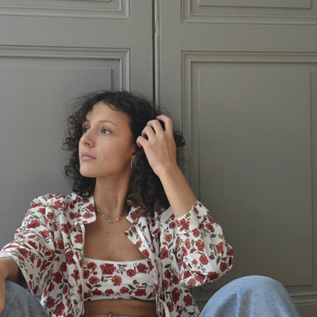 Fleurs Pois & Cie - Veste de pyjama pour femme et/ou chemisier ? - Rouge/Blanc/vert foncé/vert clair