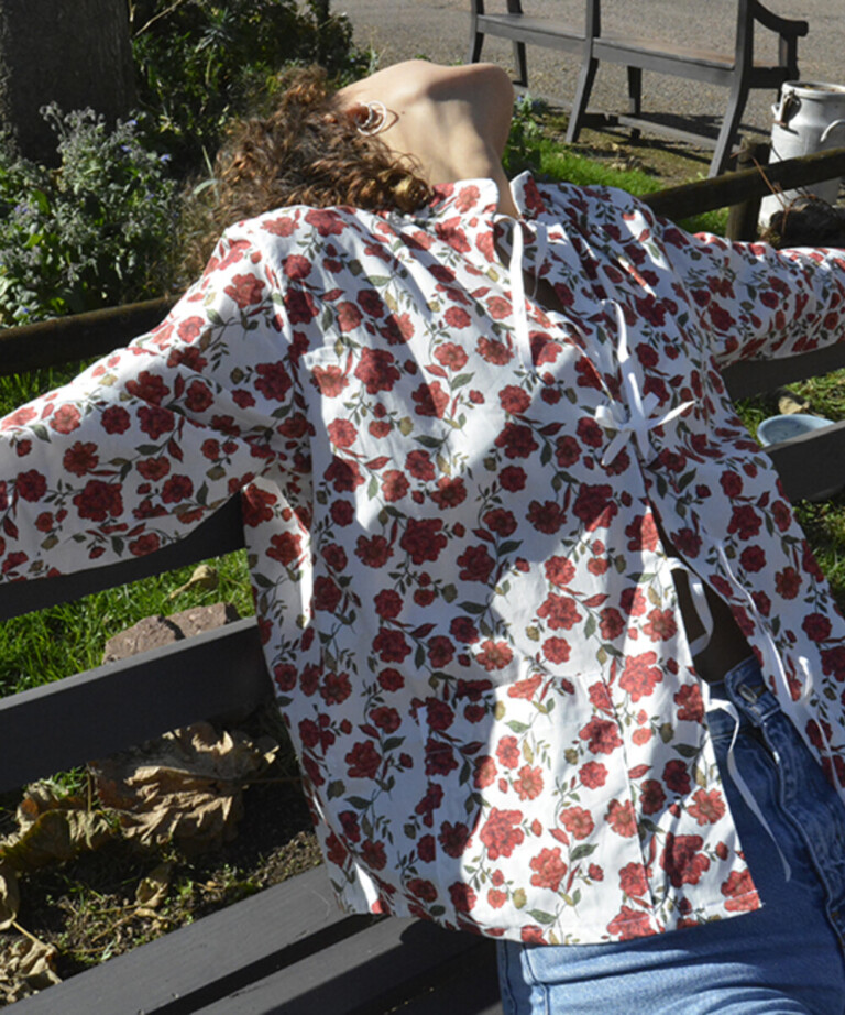 Fleurs Pois & Cie - Veste de pyjama pour femme et/ou chemisier ? - Rouge/Blanc/vert foncé/vert clair