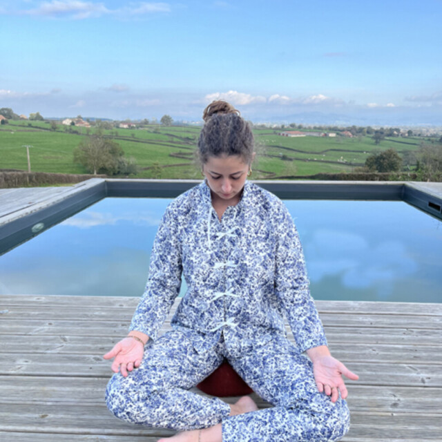 Fleurs Pois & Cie - Pyjama femme en 100% coton fait en France. - Bleu/Blanc