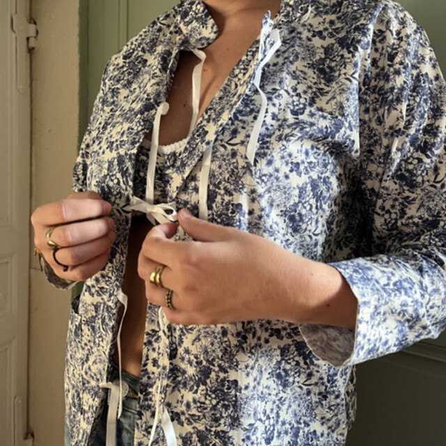 Fleurs Pois & Cie - Veste de pyjama pour femme et/ou chemisier ? - Bleu/Blanc