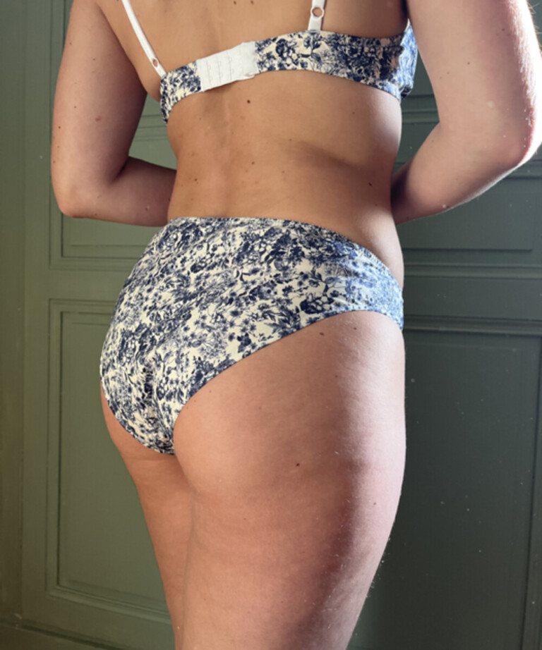 Fleurs Pois & Cie - Culotte femme invisible 100% coton écologique ou Bio made in France - Bleu/Blanc