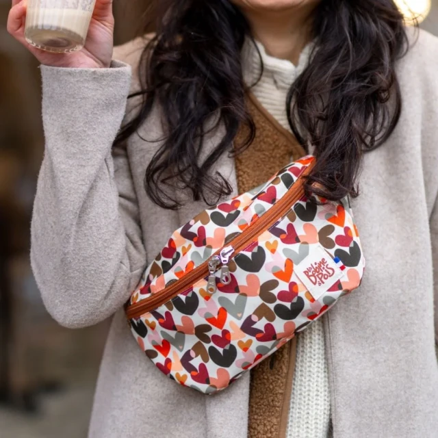 La-bobine-a-pois-sac_banane_jolis_coeurs_2