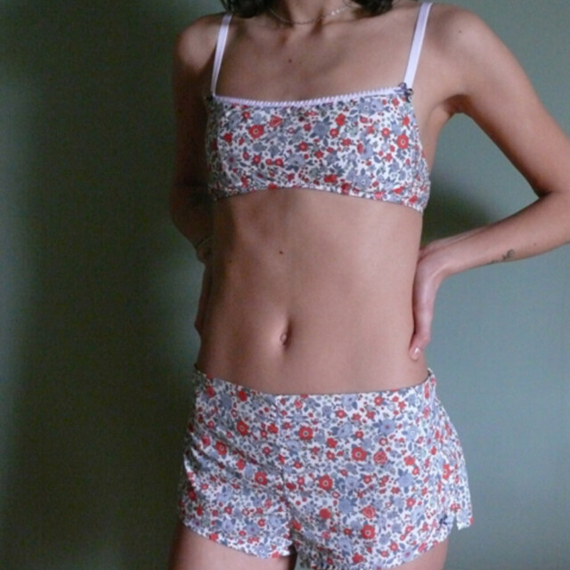Fleurs Pois & Cie - Soutien-gorge sans armature 100% coton made in France - Rouge/Bleu/vert clair/Gris