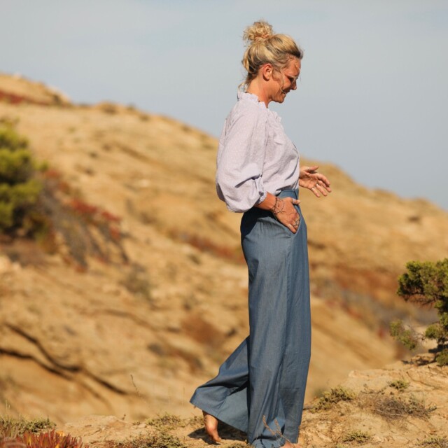 Quintessence - Pantalon Tom - jean de coton léger bleu