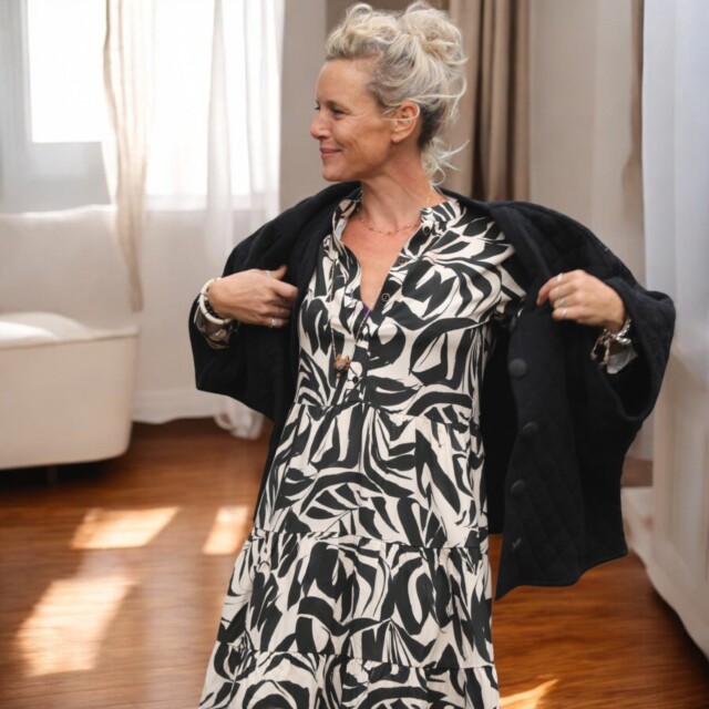 Quintessence - Robe Bella - viscose graphique noir/ivoire