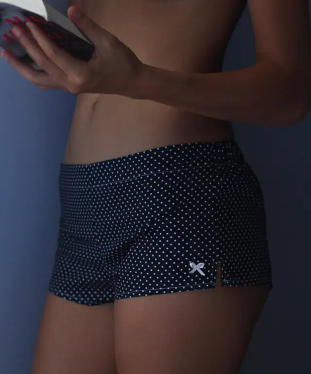 Boxer femme 100% coton bio ou éco made in France – Bleu/Blanc par la marque Fleurs Pois et Cie Fleurs Pois et Cie - Boxer femme 100% coton bio ou éco made in France – Bleu/Blanc