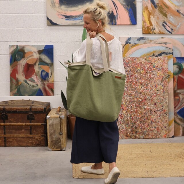 Quintessence - Sac Alfred en lin vert mousse - doublure en lin parme