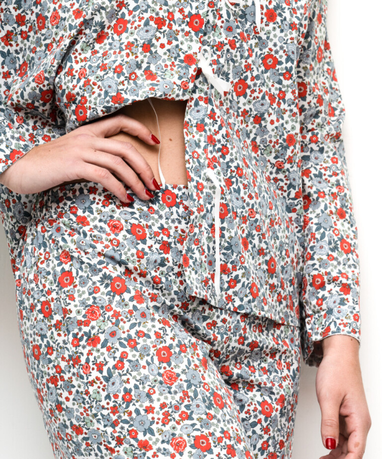 Fleurs Pois & Cie - Pyjama femme en 100% coton fait en France. - Rouge/Bleu/vert clair/Gris