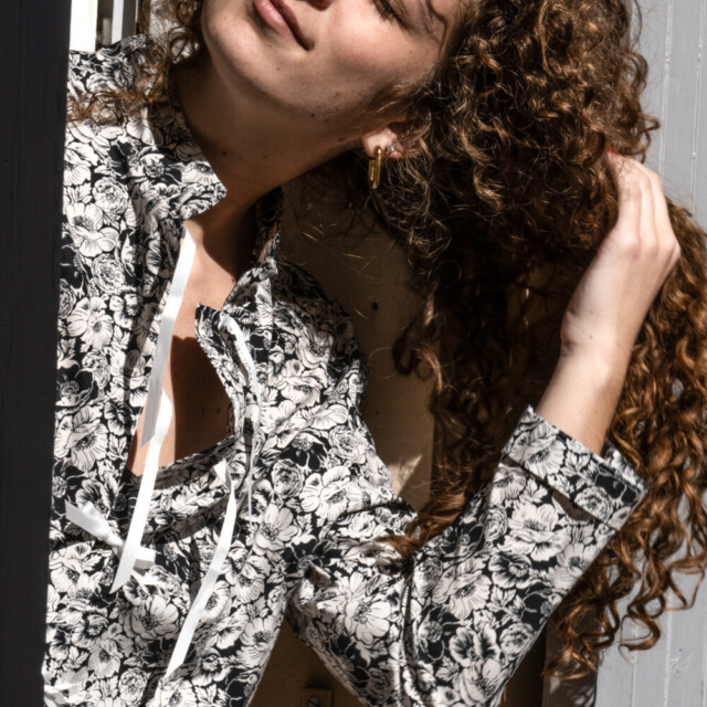 Fleurs Pois & Cie - Veste de pyjama pour femme et/ou chemisier ? - Noir/Beige