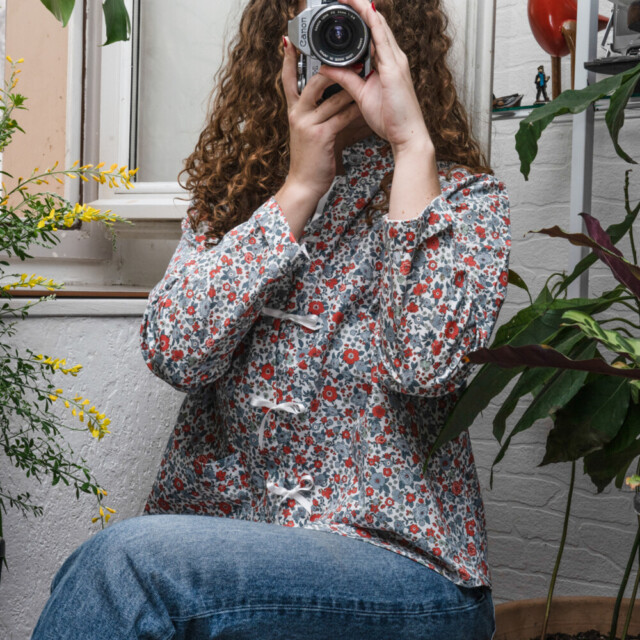 Fleurs Pois & Cie - Veste de pyjama pour femme et/ou chemisier ? - Rouge/Bleu/vert clair/Gris