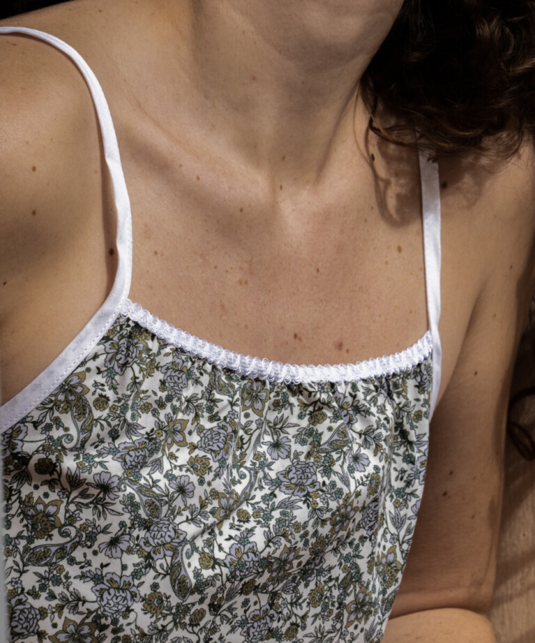 Fleurs Pois & Cie - Caraco femme 100% coton bio de fabrication française - Blanc/vert foncé/Bleu ciel