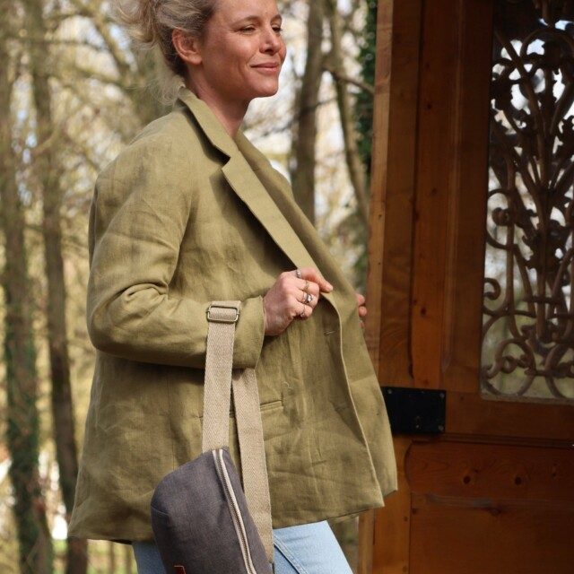 Quintessence - Veste Fanny en lin vert mousse