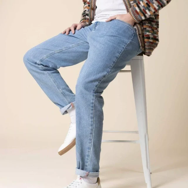 1083 - JEANS AJUSTE 105N ATHLETIQUE DELAVE coton bio superdenim flex indigo clair