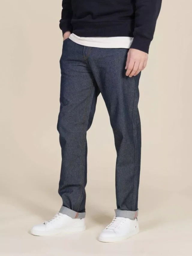 1083 - Jeans ajuste athletique 105n